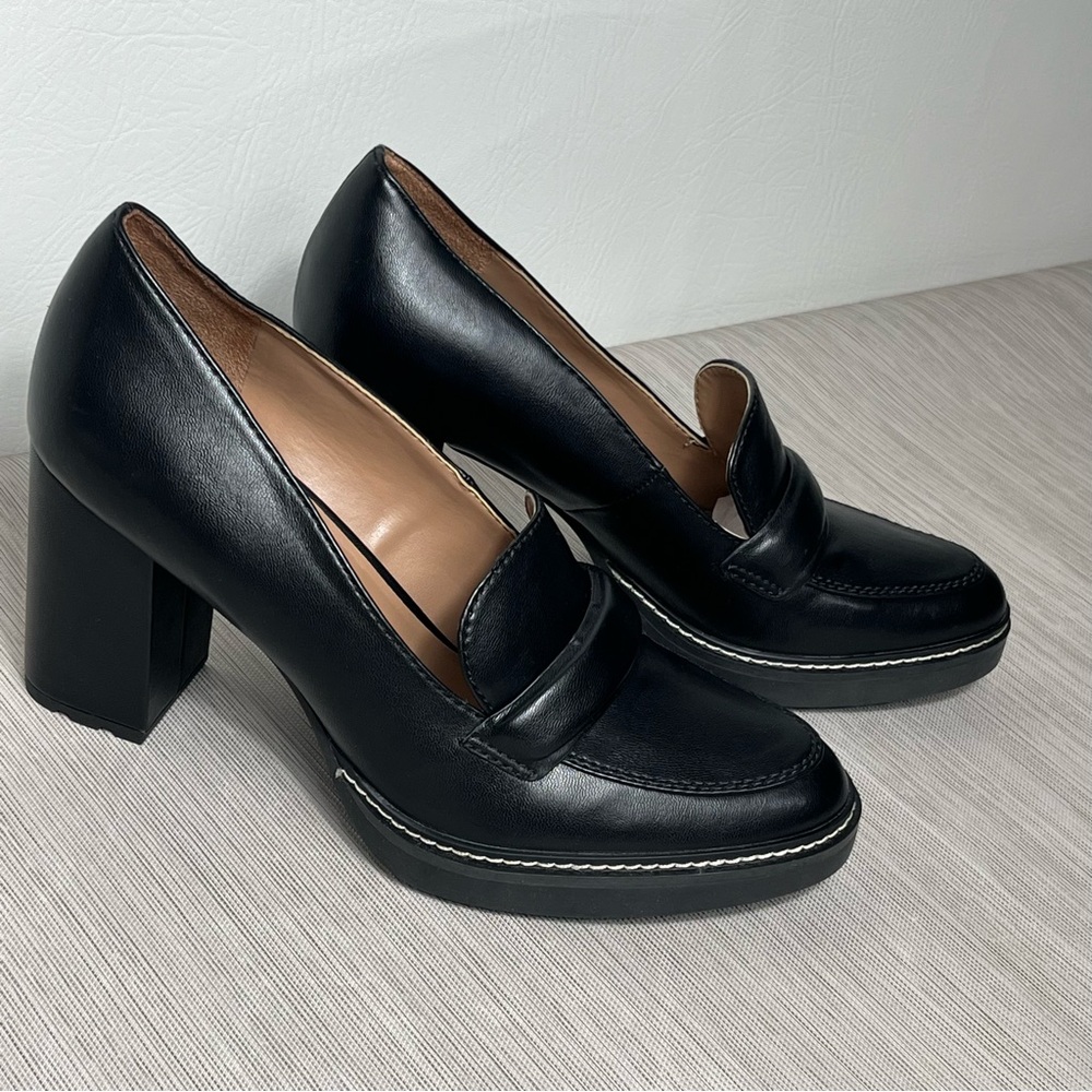 Naturalizer Black Leather Block Heel Loafers